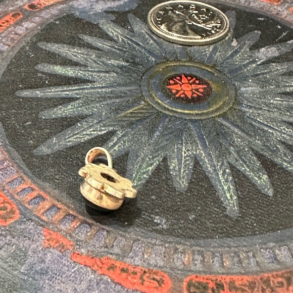 SMALL 925 silver sun swirl pendant with dark purple stone - Picture 7 of 9